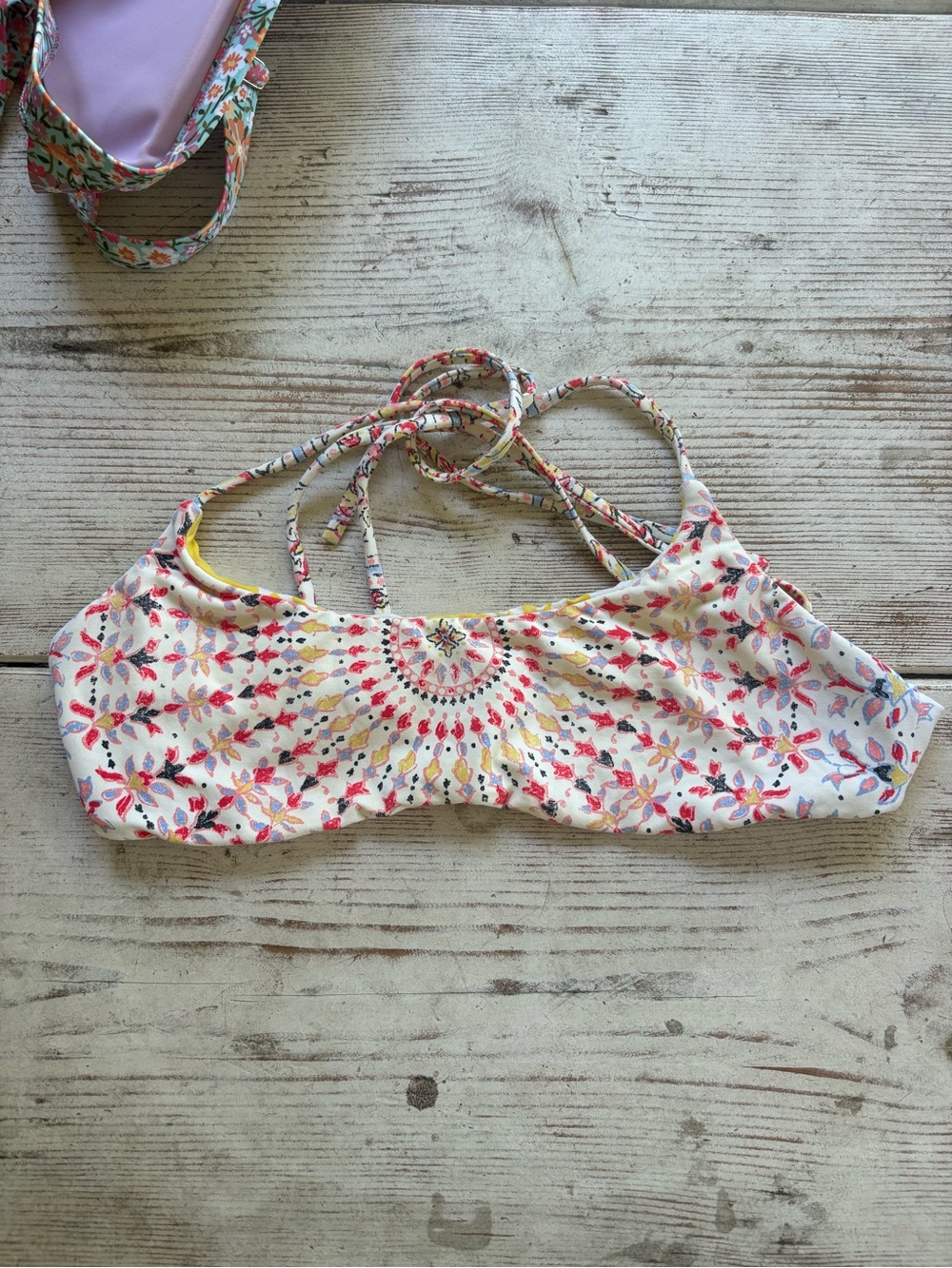 Floral Pattern Strappy Bikini Top — Multicolor